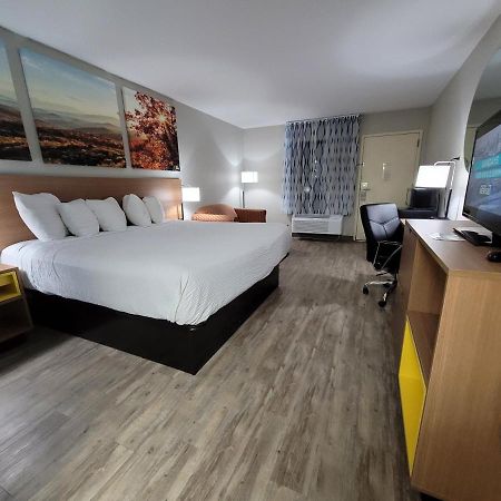 Days Inn By Wyndham Biscoe Экстерьер фото